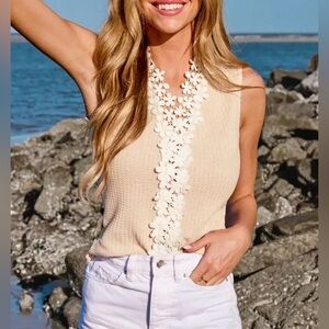 NWOT Floral Appliqué V-Nack Waffle Knit Tank Top